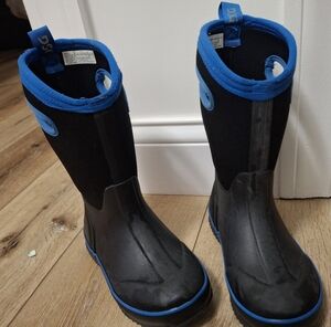 DSG Snow Boots Kids Size 1